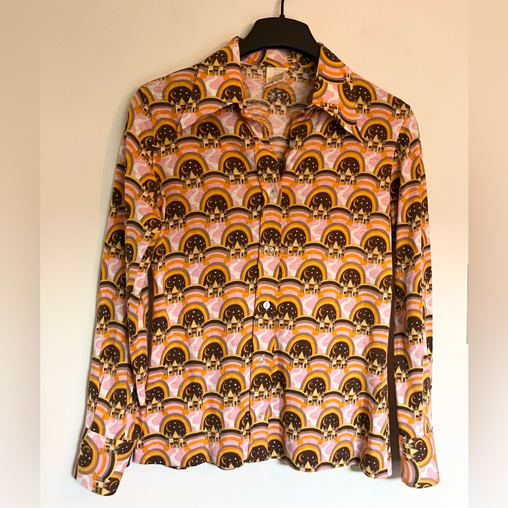 Vintage Monique Made in Italy button down top with castles.